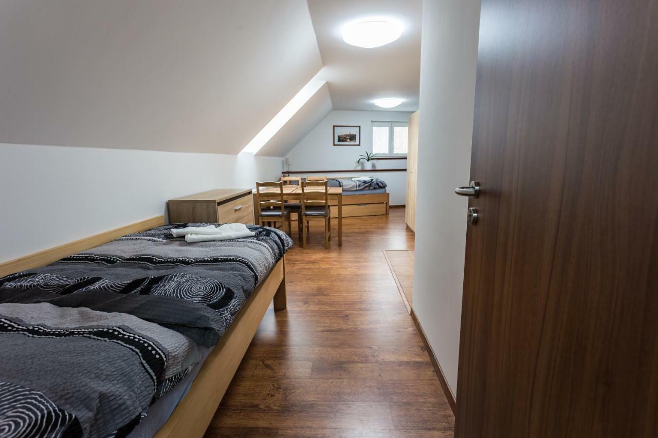 Attic Rooms Tabor Bagian luar foto