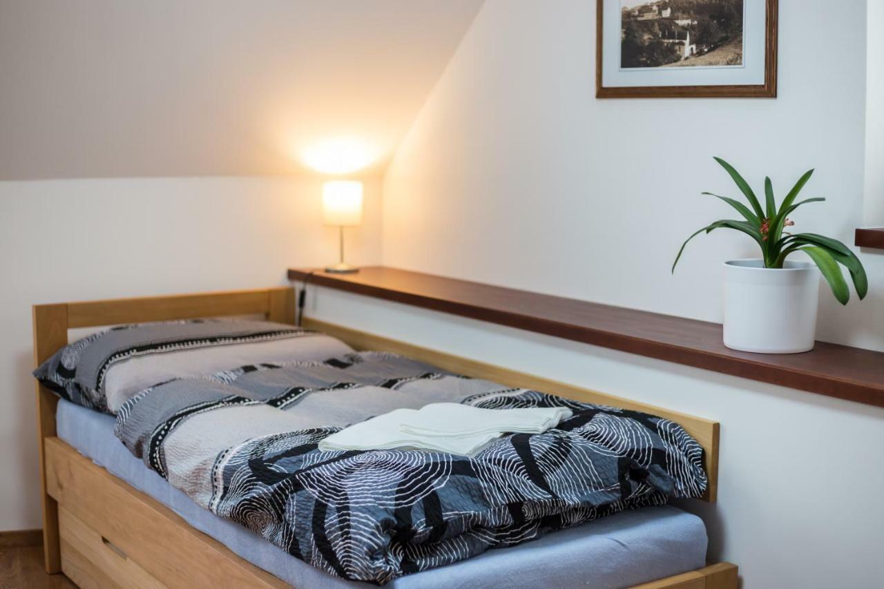 Attic Rooms Tabor Bagian luar foto