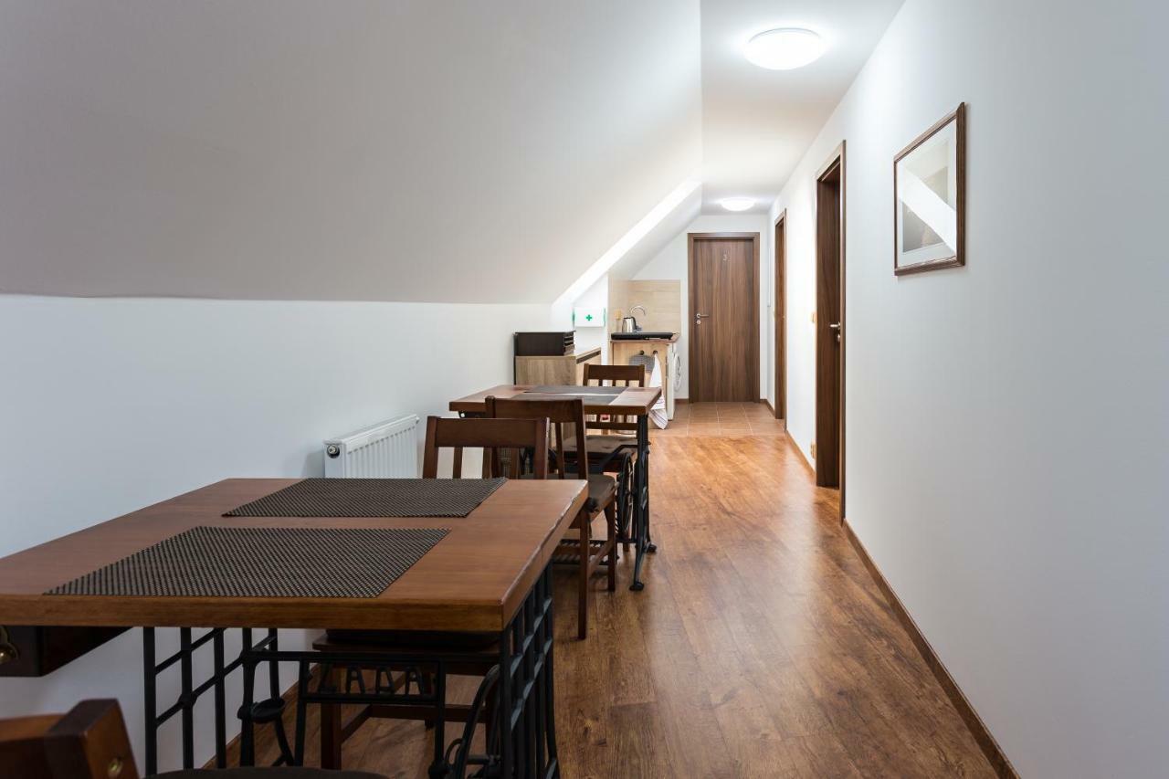 Attic Rooms Tabor Bagian luar foto